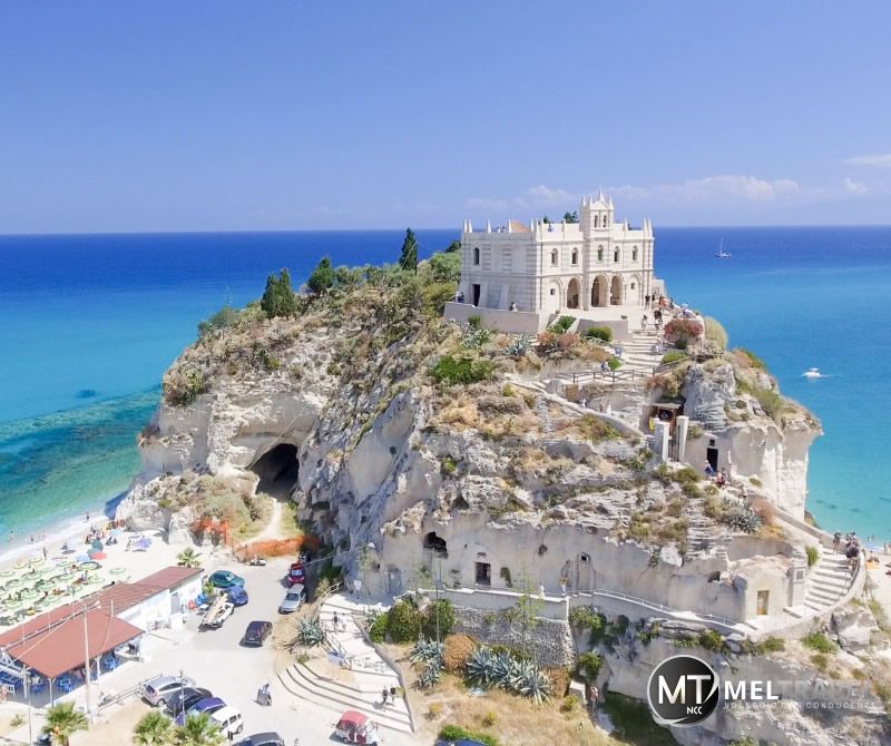 MELTRAVEL a Vibo Valentia effettua transfer per le principali località turistiche in Calabria