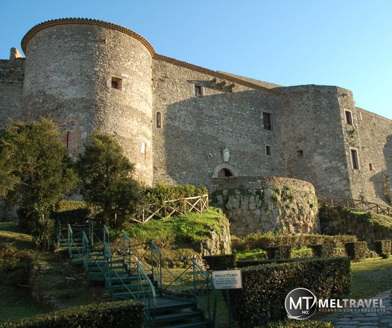MELTRAVEL a Vibo Valentia effettua transfer per le principali località turistiche in Calabria