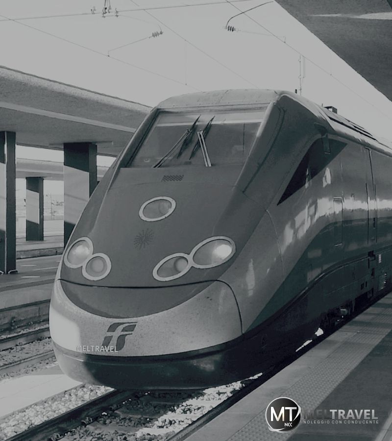 Servizio trasferimenti-con-auto-da-e-per-stazione-ferroviaria-di-vibo-pizzo.asp Vibo Valentia e provincia